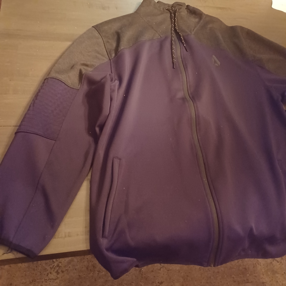 Never worn w tag still on  Akademiks full zip hoodie 4xl navy blue & dark grey
